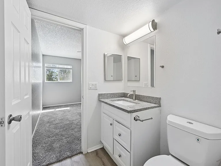 Cornell Apartments — Photo 36