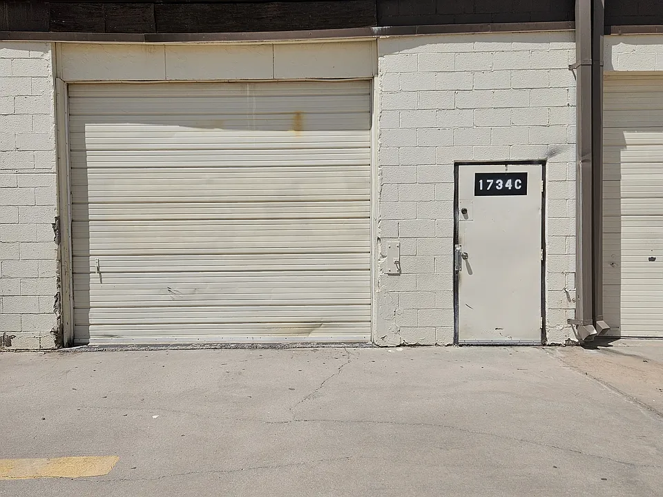 1734 W Hadley Ave #C