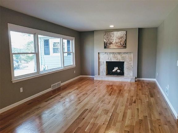 3rd image of 37 Red Cedar Dr