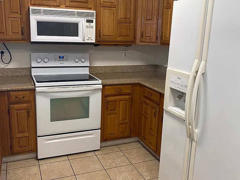 1325 Kesser Dr — Photo 7