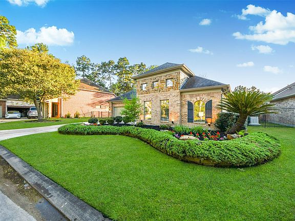 2nd image of 7 Dunwood Springs Ct