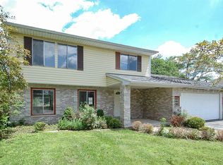 383 Waverly Dr, Elgin, IL 60120