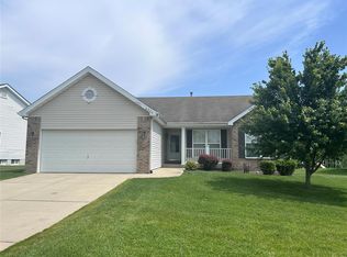 6924 Arbor Cove Dr, Fairview Heights, IL 62208