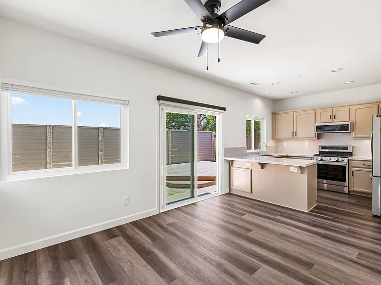 18177 Stonegate Ct — Photo 9