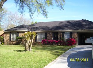 2104 E Raines Rd, Memphis, TN 38116