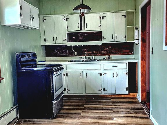 3rd image of 547-547 Union St
