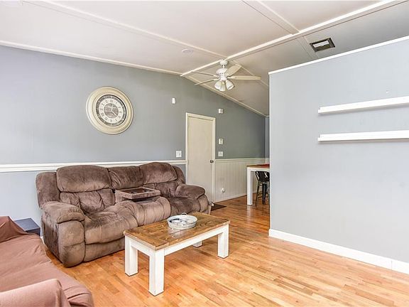 5th image of 1262 Robin Ave