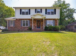 5915 Red Carriage Ln, Charlotte, NC 28212