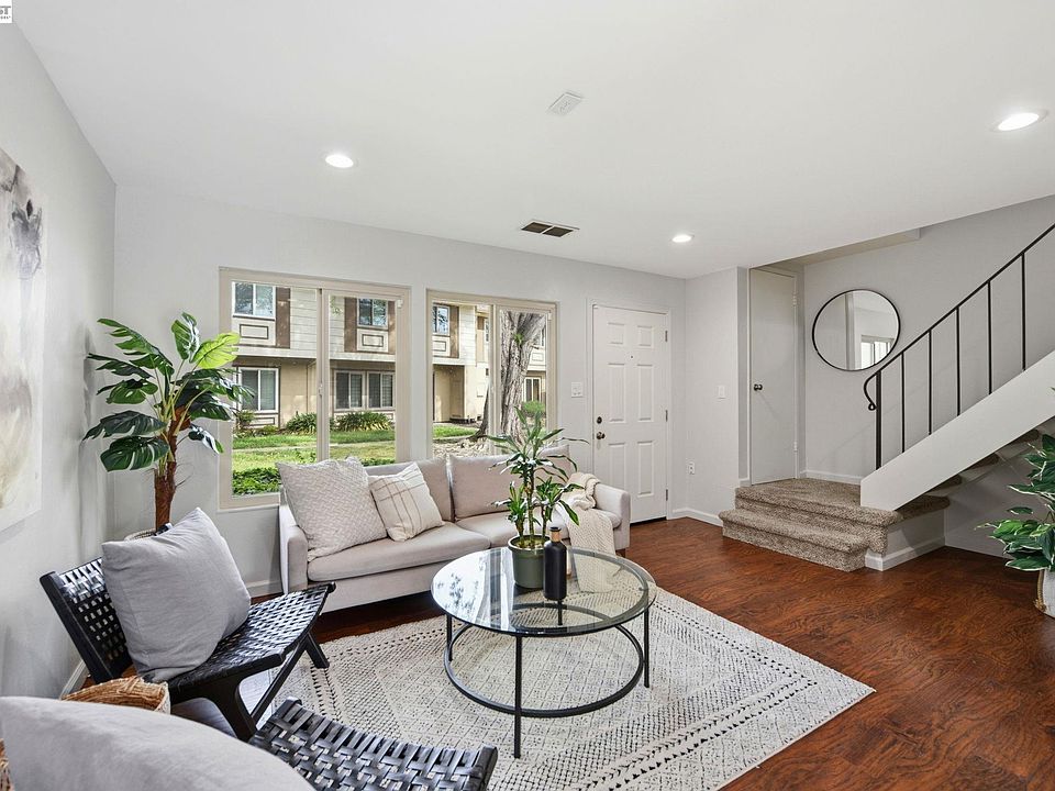 1st image of 27864 Hummingbird Ct