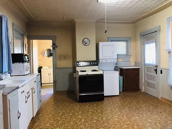 5th image of 14 Garland St #1