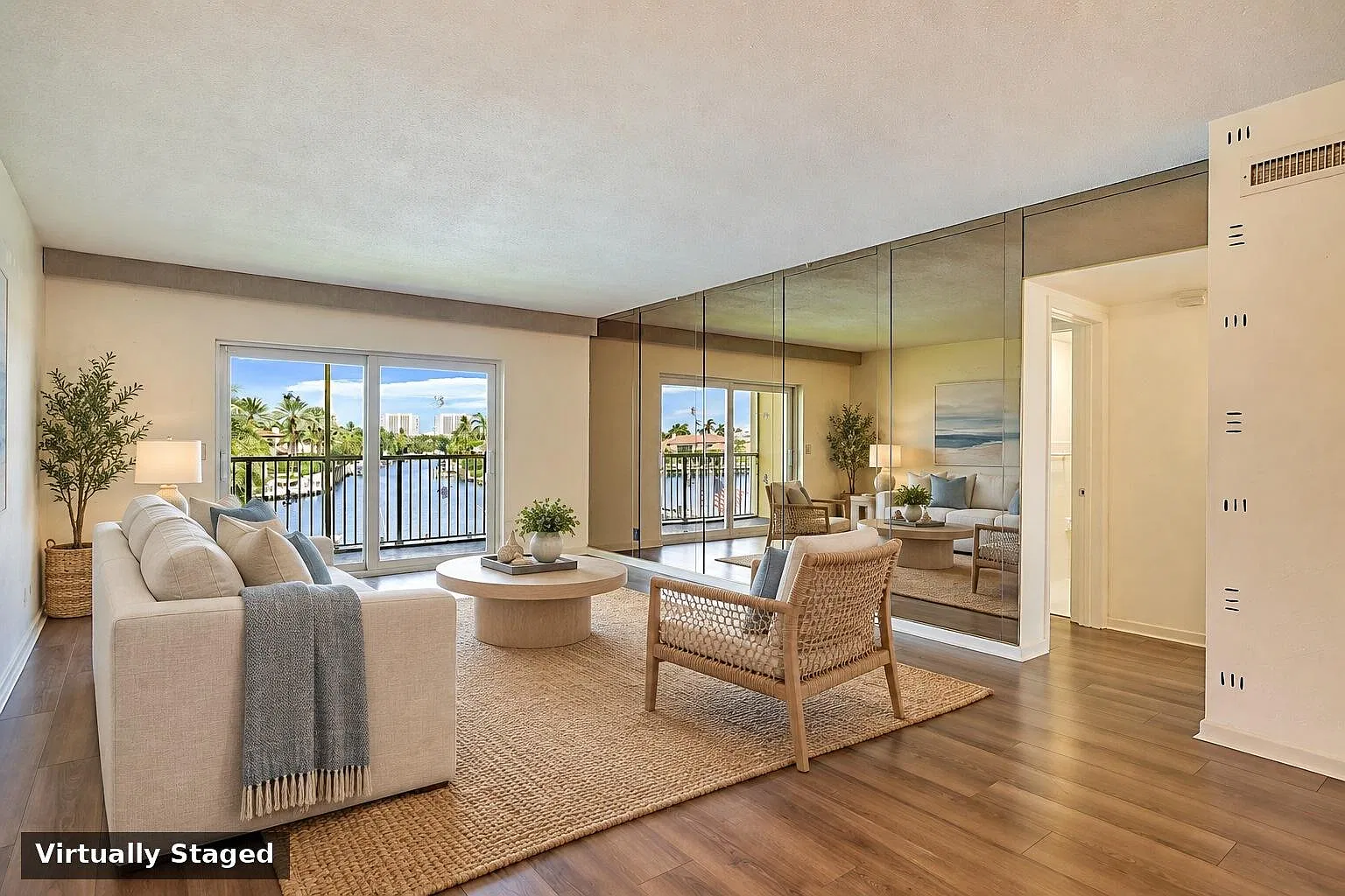 River House Terrace Condo — Photo 4