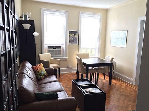 5th image of 3179 35th St APT 2