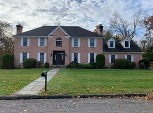 24 Mary Violet Rd, Stamford, CT 06907