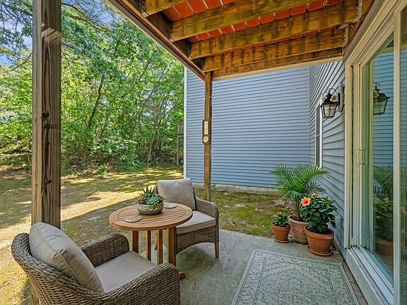 3rd image of 68 Lantern Ln Unit 7