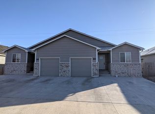 8808 W Meadow Park Cir, Wichita, KS 67205