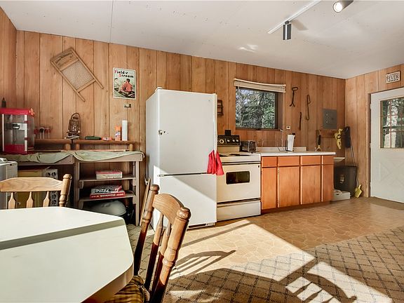 3rd image of 7123W Fadness Road