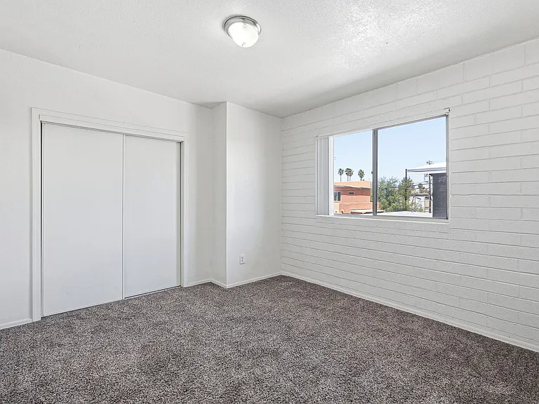 Alvernon811-835 — Photo 42