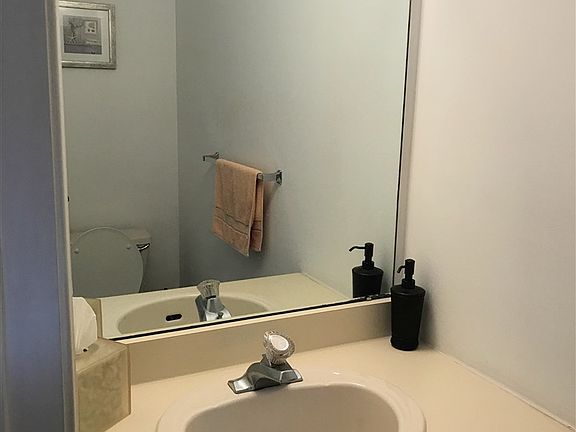 4th image of 22 Seneca Dr #1047