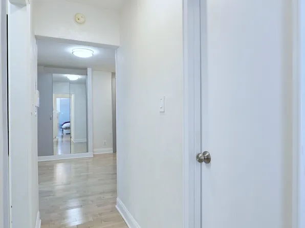 2711 Avenue X image 8 of 39