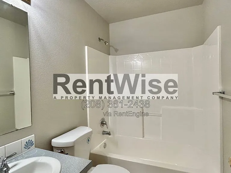 14232 Carolina St — Photo 17