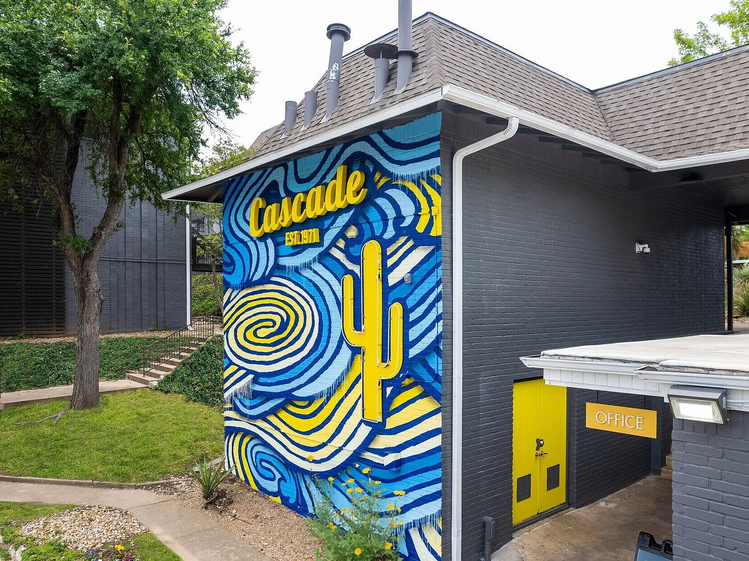 Cascade Apartments — Photo 2