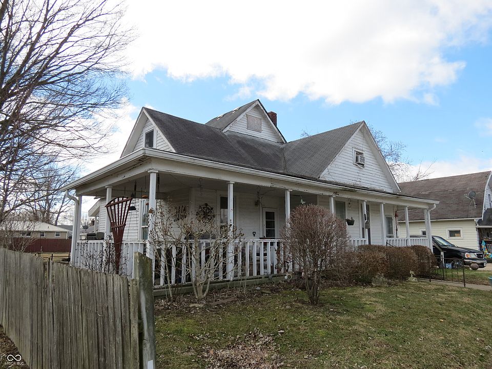 2nd image of 179 E Washington St