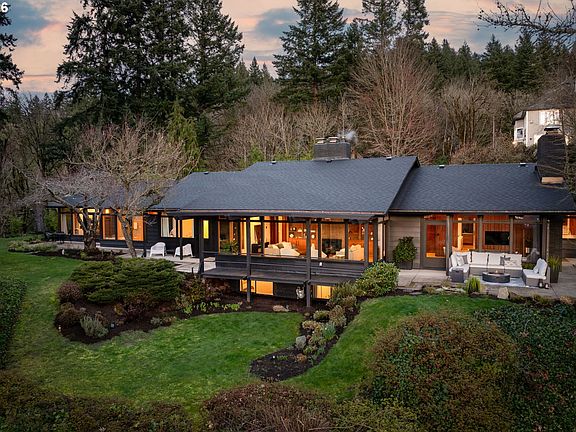 2nd image of 400 NW Miller Rd