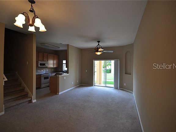5th image of 2151 Retreat View Cir