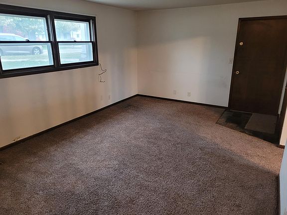 3rd image of 2025 E Cuming St #3
