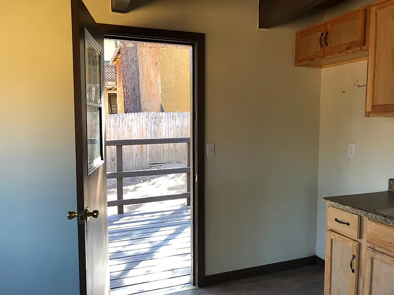 118 W Big Bear Blvd — Photo 12