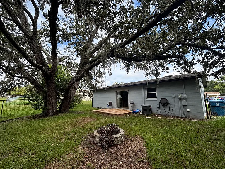 9659 Bayside Ct — Photo 16