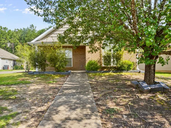 1220 Village Trl, Calera, AL 35040