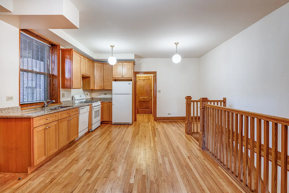 Building Photo - 2704 N Mildred Ave #1R