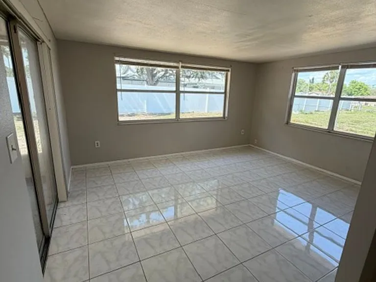 6935 Twilite Dr — Photo 7