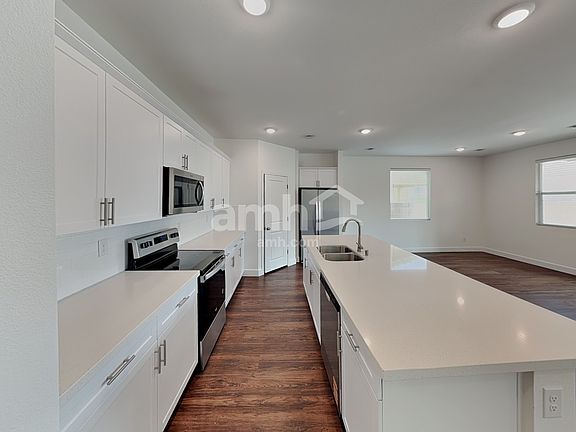 4th image of 9128 Taft Point Ct