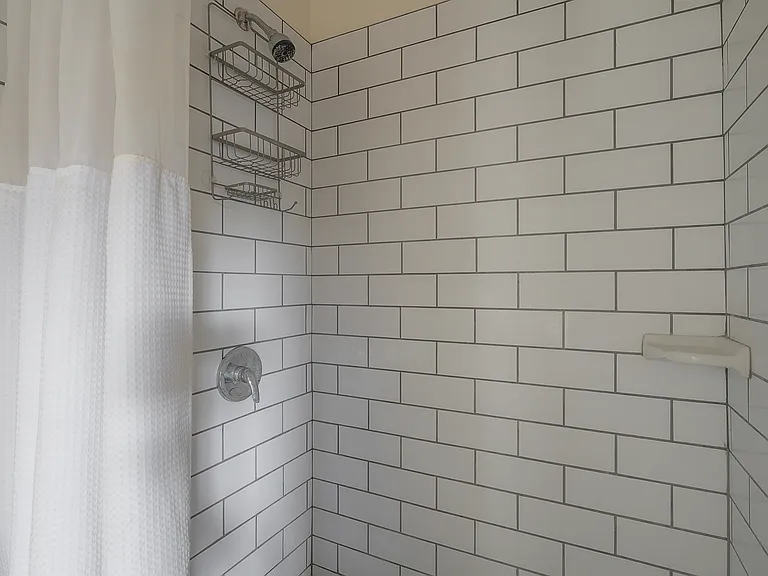 104 W Knollwood St #1A — Photo 11