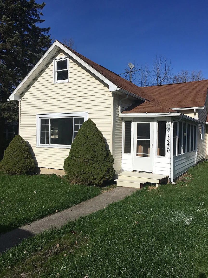 13220 Maple St photo 1