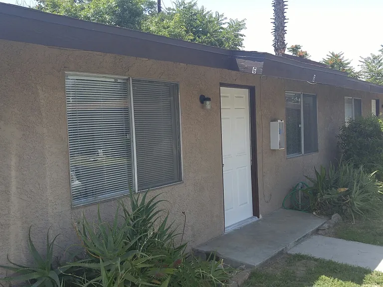 560 E Oakland Ave — Photo 10