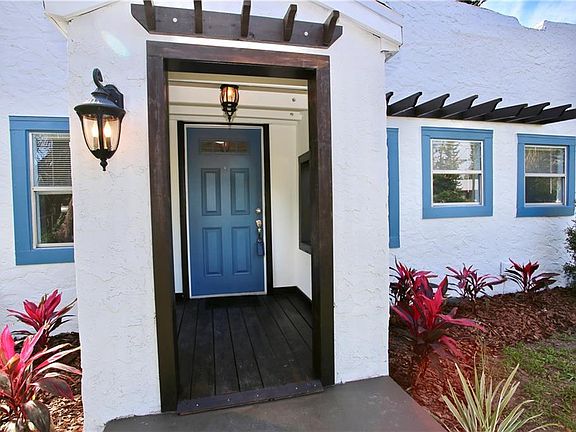2nd image of 4444 Fairview Ave