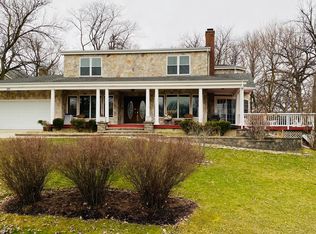 180 Forest Trl, Oak Brook, IL 60523