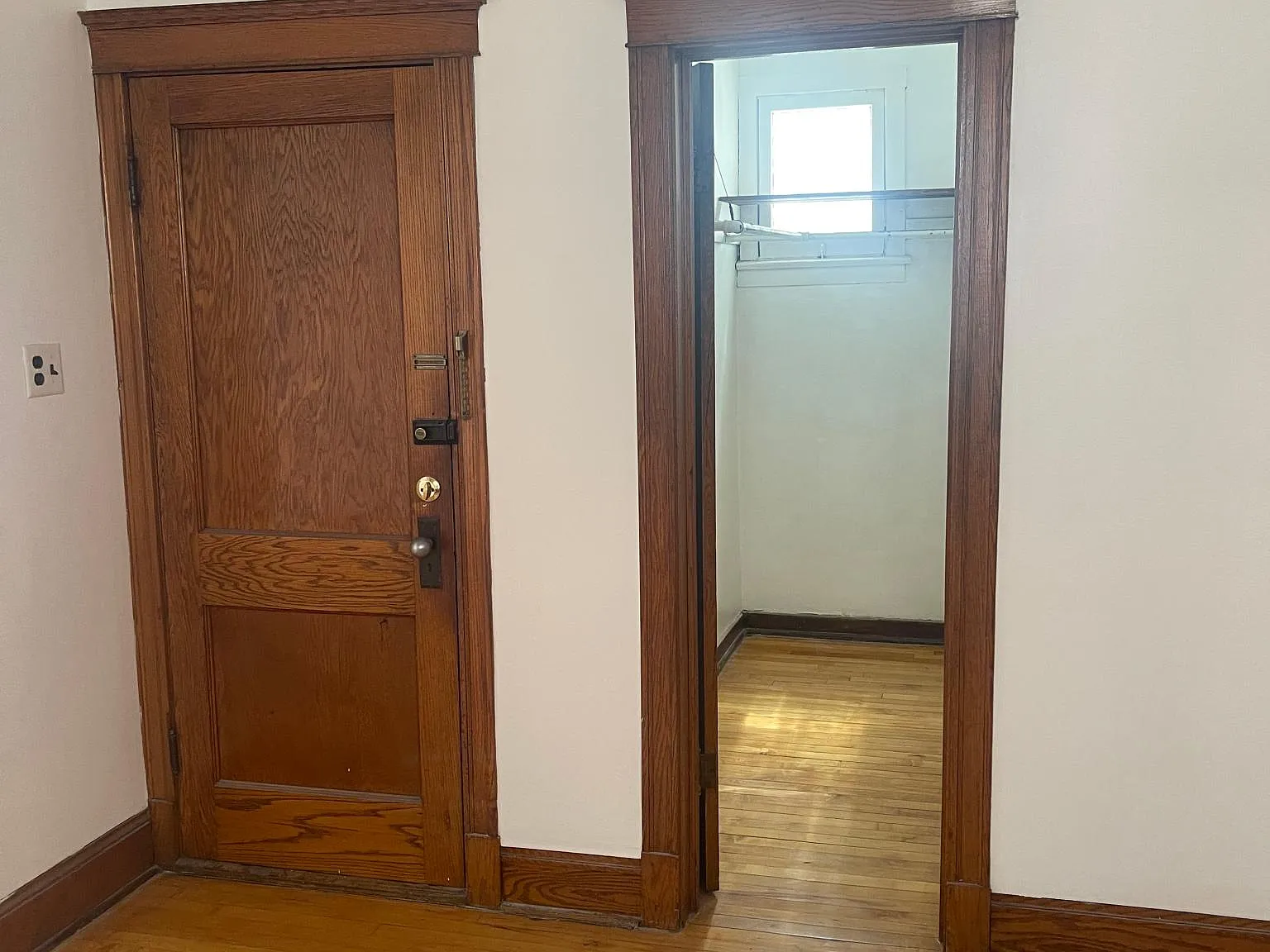 1032 N Trumbull Ave — Photo 4