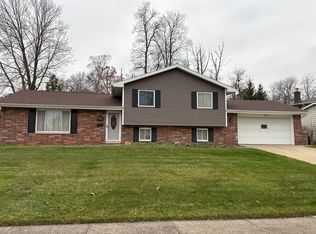 2319 Green Acres Dr, Parma, OH 44134