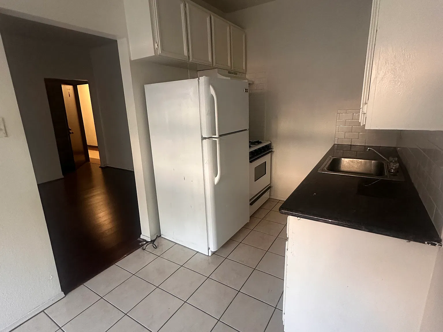 Studio, 450 sqft, $1,600 — Photo 4