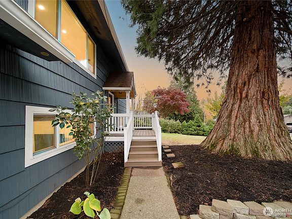 4th image of 12828 110th Avenue NE