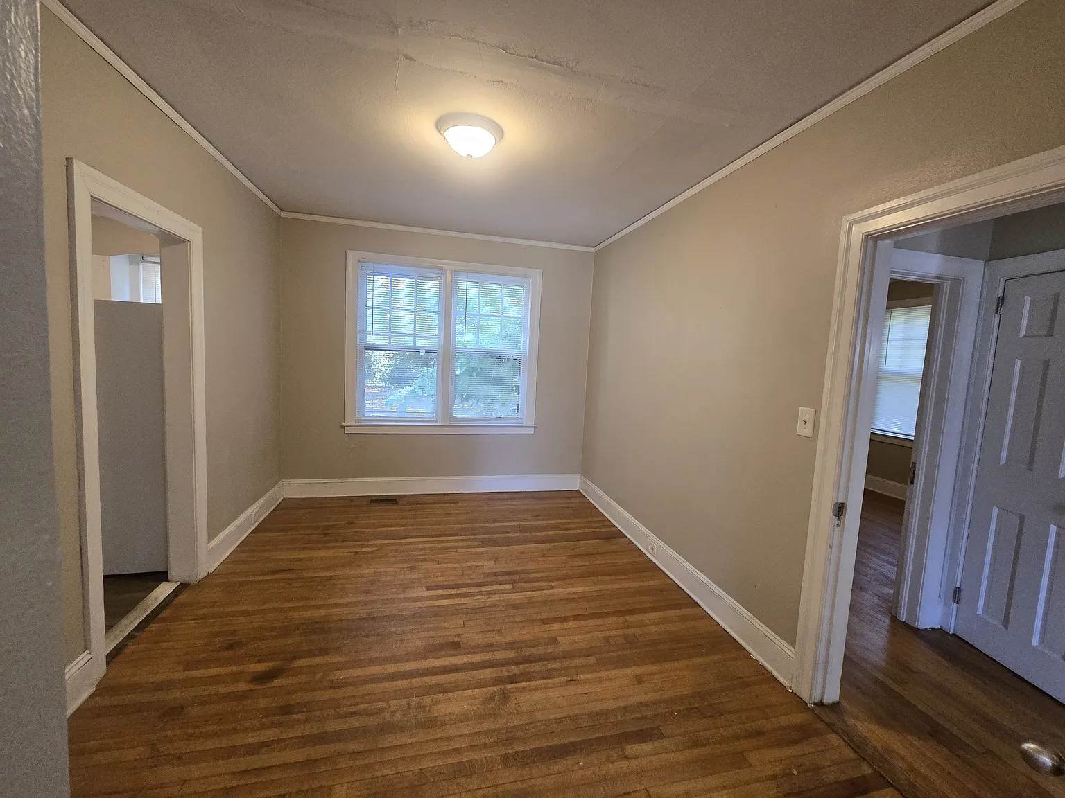 605 Rhodes Avenue - 1 — Photo 4