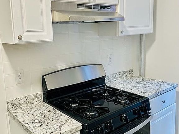 5th image of 333 E 209th St APT 4