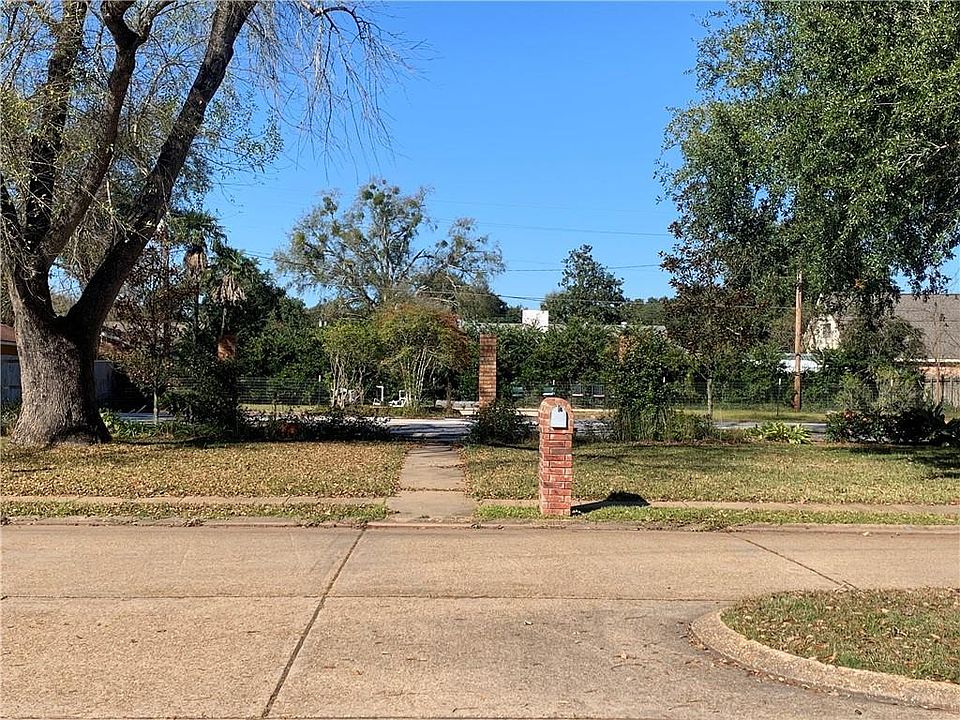 1st image of 4024 Huntwick Blvd
