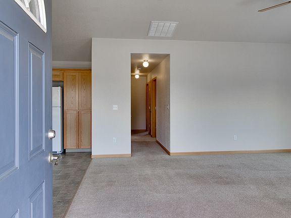 3rd image of 1735 Oakdale Dr