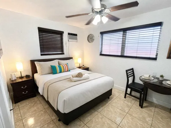 338 Van Buren St, Hollywood, FL