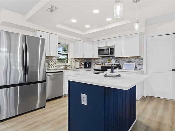 4th image of 2353 Bishop Rd